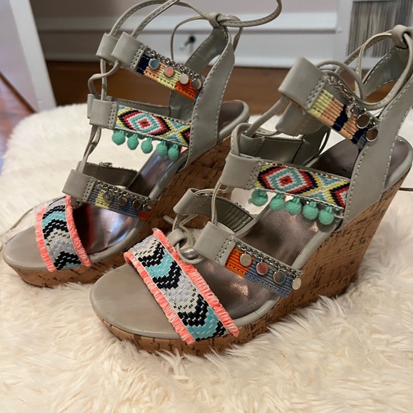 Steve Madden Funky Boho Wedges - Picture 3 of 5